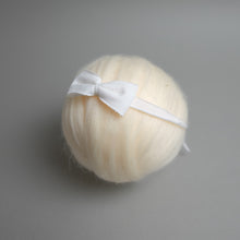 Load image into Gallery viewer, Newborn Headpiece - White Bow
